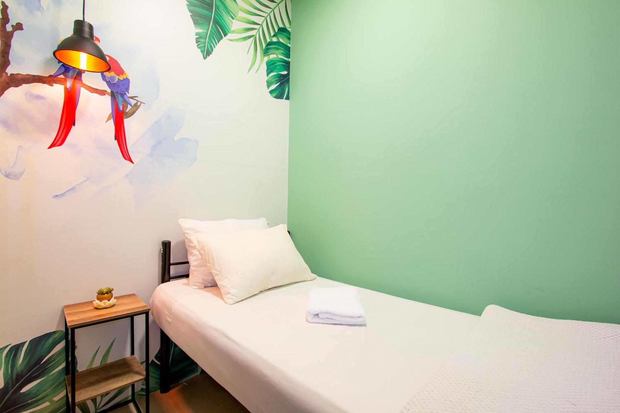 Parceros Med Hostel Medellin Bagian luar foto