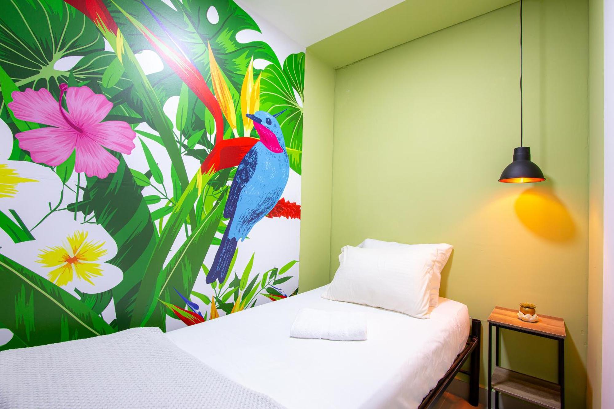 Parceros Med Hostel Medellin Bagian luar foto
