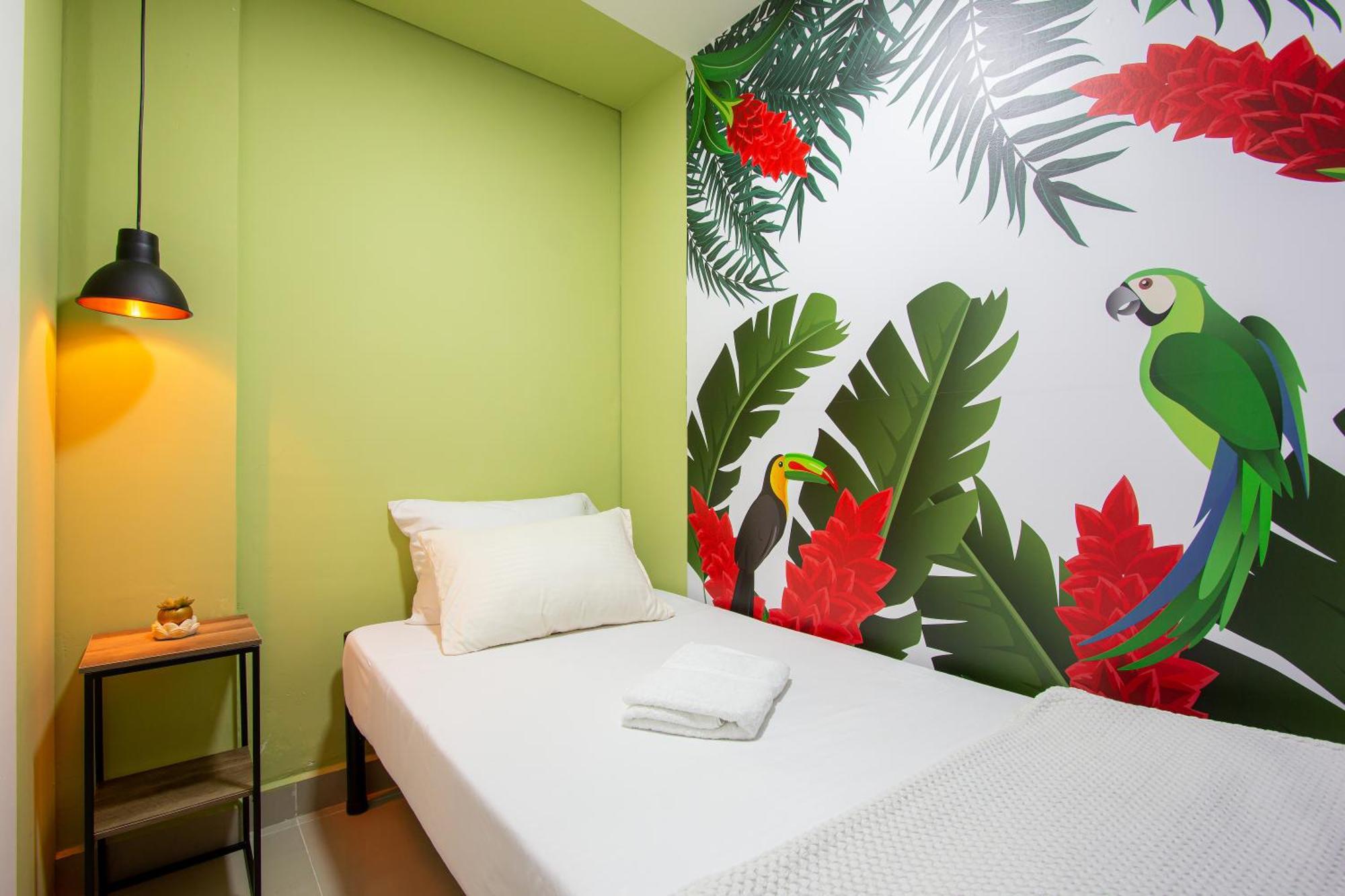 Parceros Med Hostel Medellin Bagian luar foto