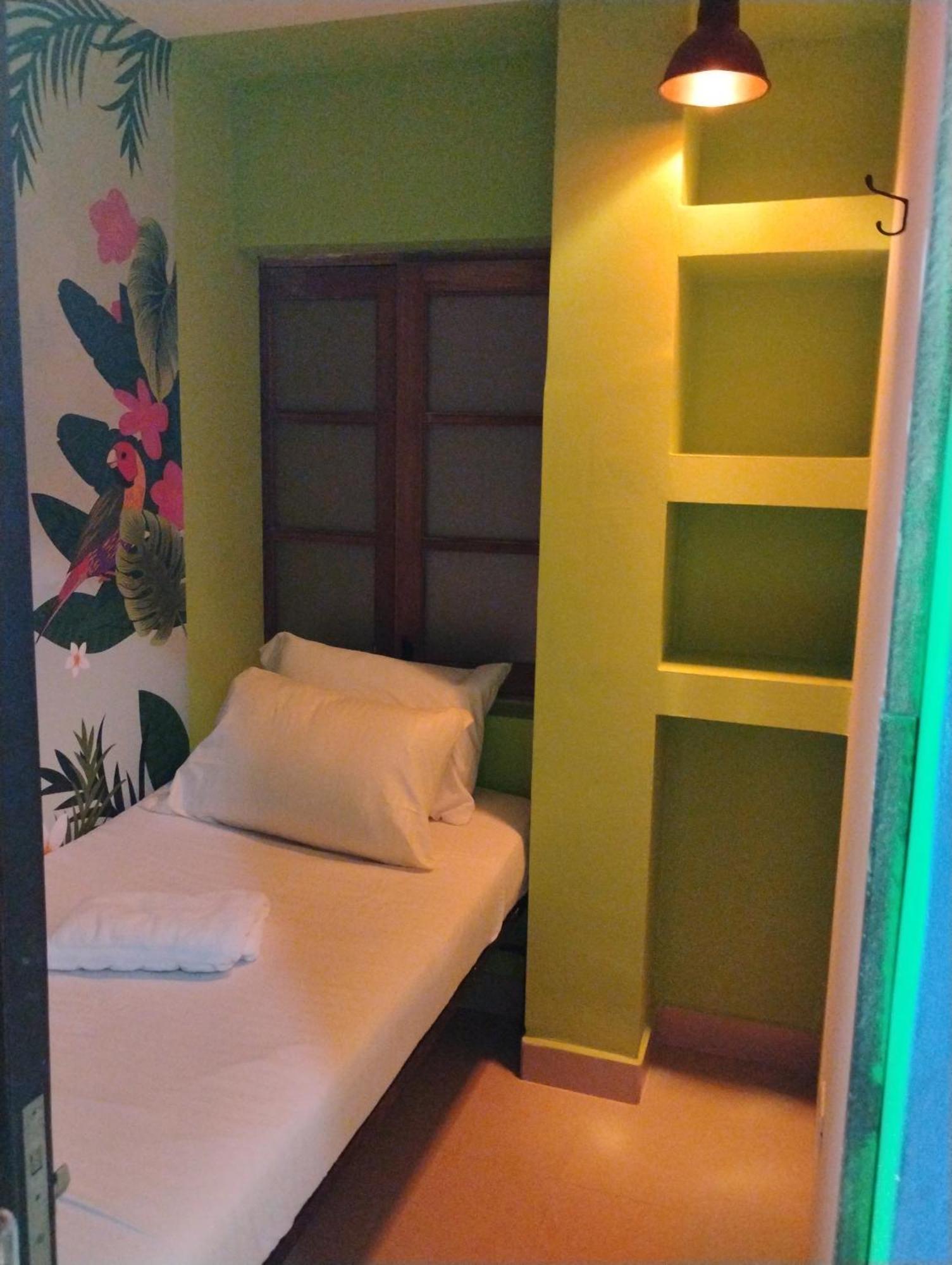 Parceros Med Hostel Medellin Bagian luar foto