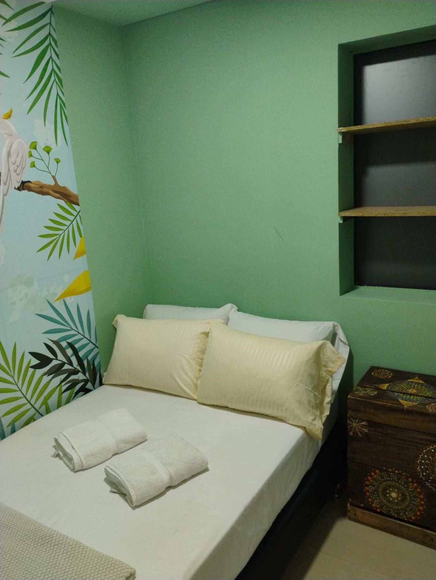 Parceros Med Hostel Medellin Bagian luar foto