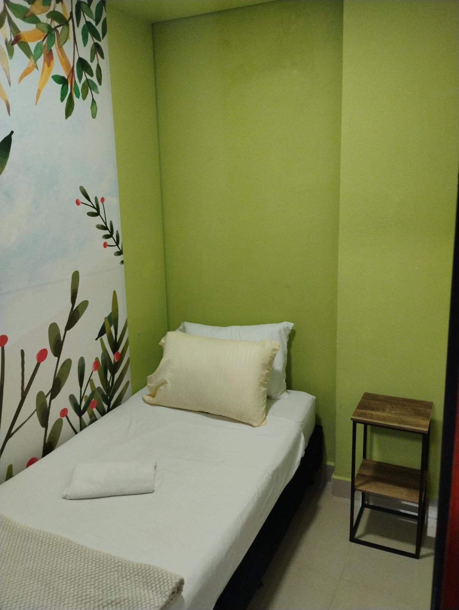 Parceros Med Hostel Medellin Bagian luar foto