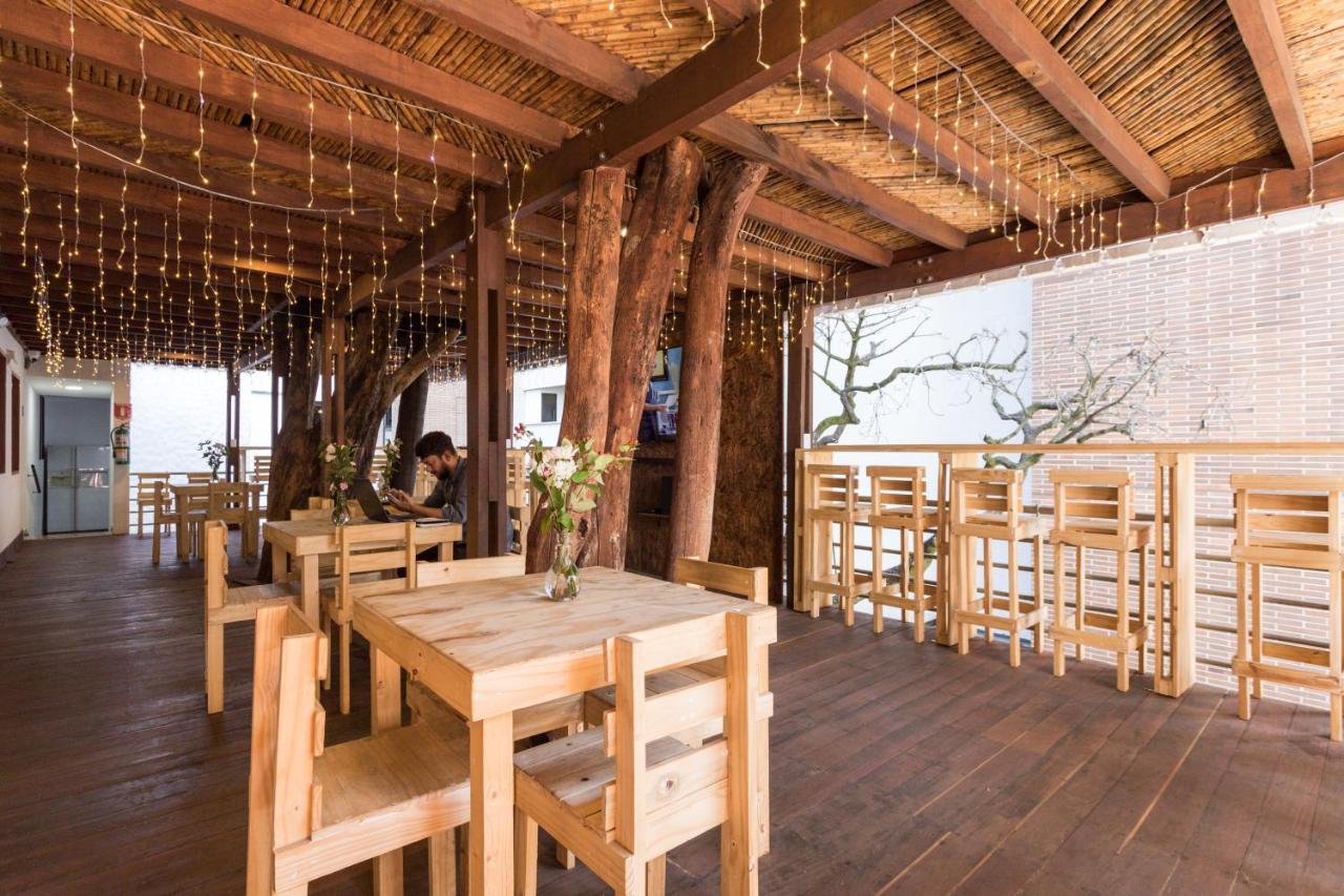 Parceros Med Hostel Medellin Bagian luar foto